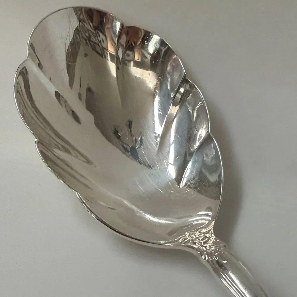 International DeepSilver Orleans Silverplate 1964 Solid Shell Casserole Spoon 9”